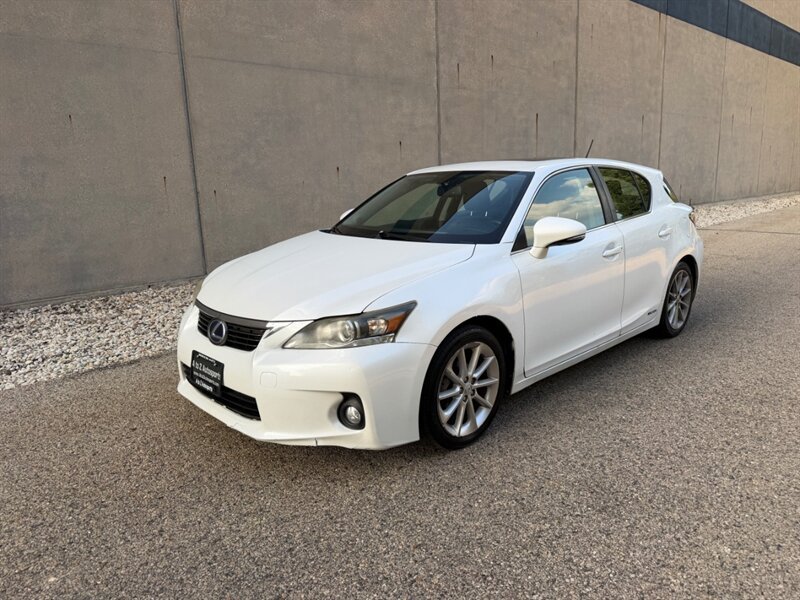 Used 2011 Lexus CT 200h Premium w/ Premium Audio Pkg FWD image 9