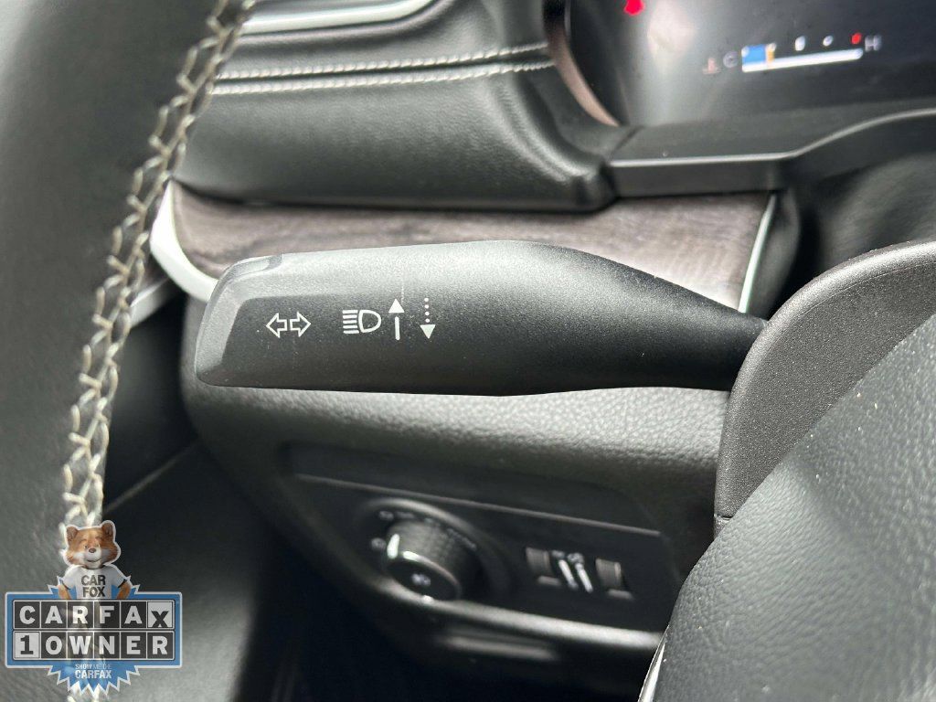 Used 2023 Jeep Grand Cherokee L Limited w/ Black Appearance Package AWD/4WD image 25