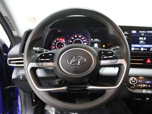 Used 2023 Hyundai Elantra SEL image 26
