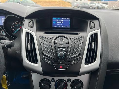 Used 2014 Ford Focus SE FWD image 22
