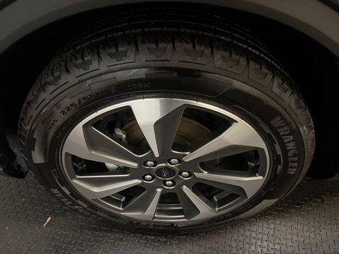 Used 2024 Ford Escape Platinum w/ Premium Technology Package image 18