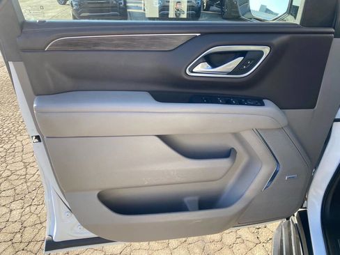 Used 2022 Chevrolet Suburban LT w/ LT Signature Plus Package image 10