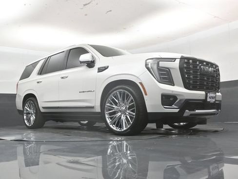 Used 2025 GMC Yukon Denali Ultimate AWD/4WD image 54