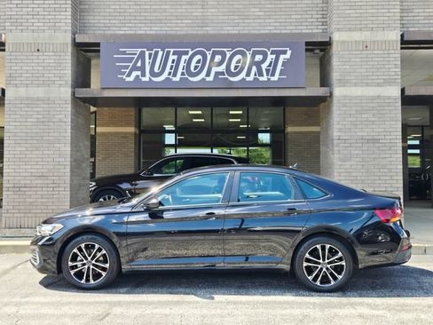 Used 2023 Volkswagen Jetta Sport FWD image 5