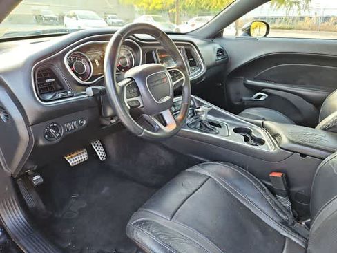Used 2015 Dodge Challenger SXT Plus RWD image 10