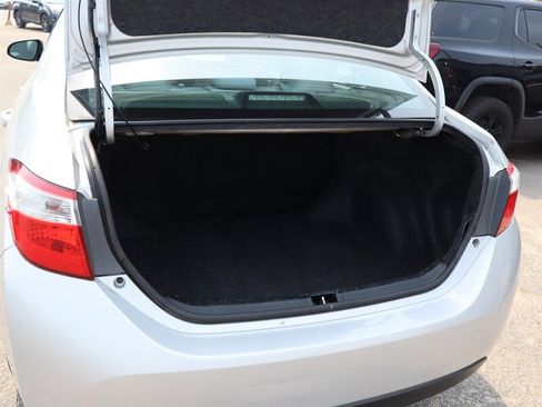 Used 2016 Toyota Corolla LE FWD image 18