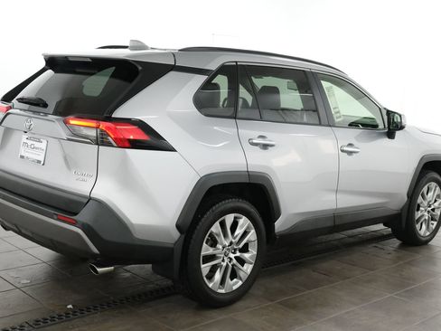 Used 2019 Toyota RAV4 Limited AWD/4WD image 5