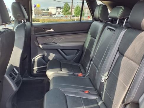Used 2023 Volkswagen Atlas Cross Sport SE w/ Panoramic Sunroof Package image 22