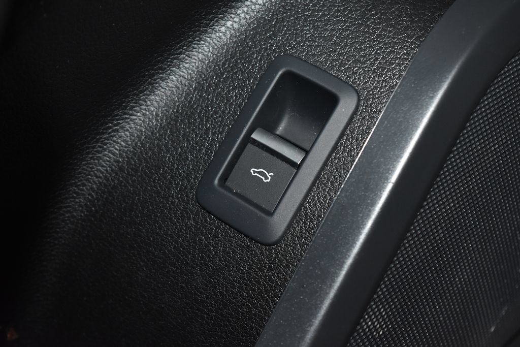 Used 2025 Audi Q5 2.0T Premium AWD/4WD image 7