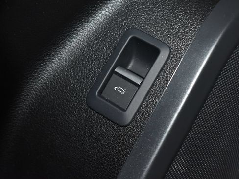 Used 2025 Audi Q5 2.0T Premium AWD/4WD image 7