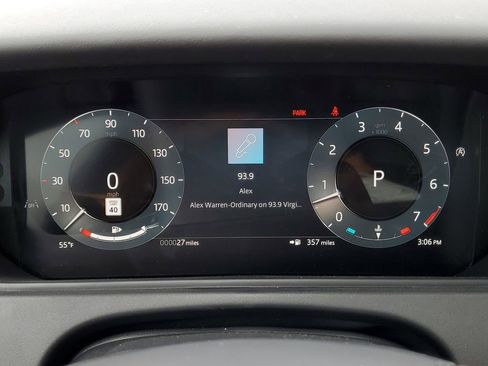 New 2026 Land Rover Range Rover Velar Dynamic SE image 15