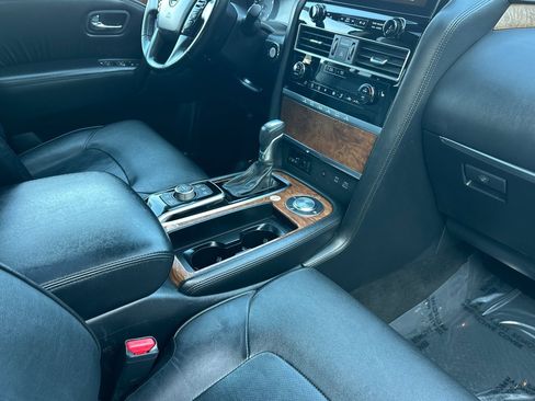 Used 2023 Nissan Armada SL w/ Captain's Chairs Package image 21