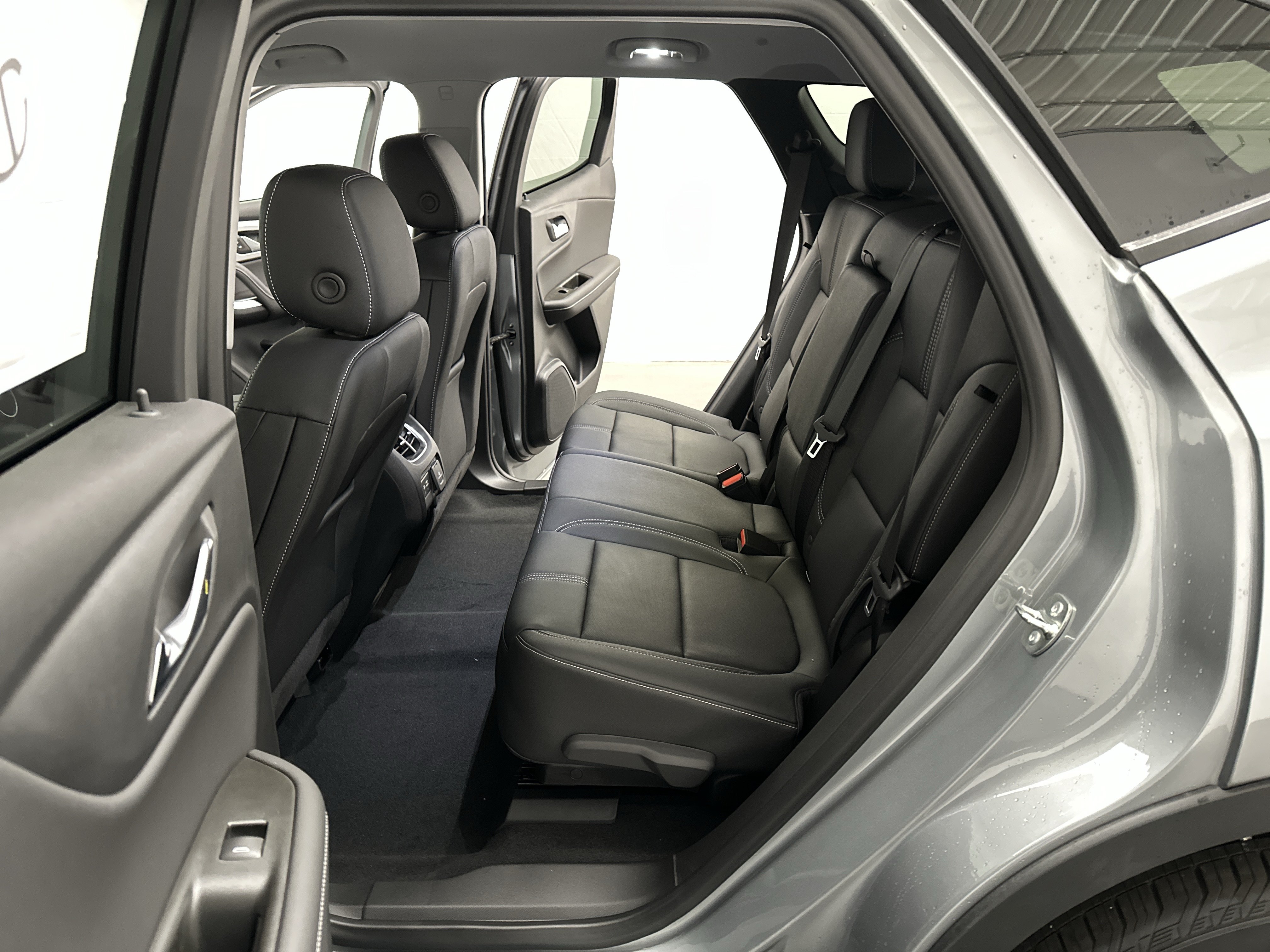 New 2026 Chevrolet Blazer LT w/ Sound & Technology Package FWD image 21