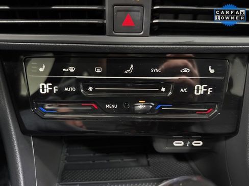 Used 2025 Volkswagen Jetta SE image 17