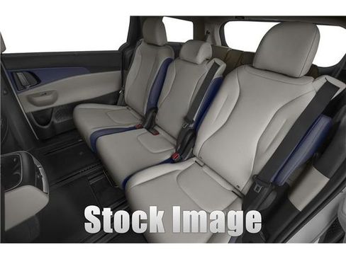 New 2026 Kia Carnival EX FWD image 34
