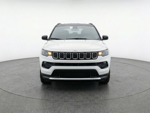Used 2025 Jeep Compass Limited image 2