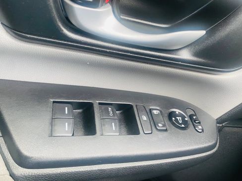 Used 2020 Honda CR-V LX image 12