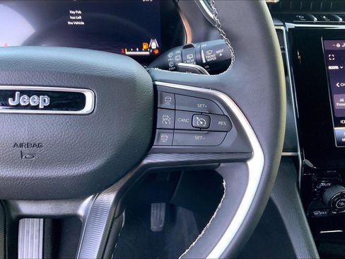 Certified 2023 Jeep Grand Cherokee Altitude image 19