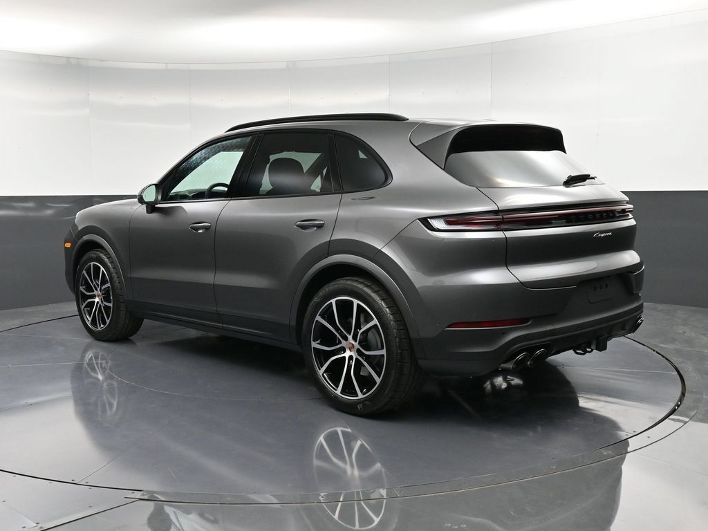 Certified 2026 Porsche Cayenne AWD/4WD image 3