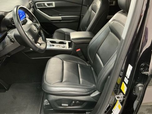 Used 2023 Ford Explorer XLT w/ Equipment Group 202A image 15