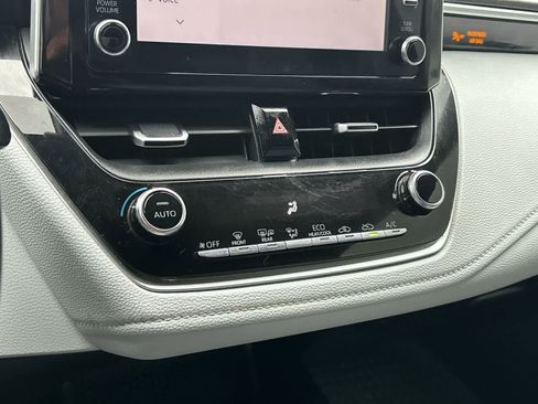 Used 2020 Toyota Corolla SE image 18