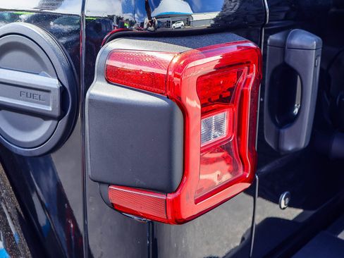 Used 2020 Jeep Wrangler Unlimited Rubicon AWD/4WD image 24