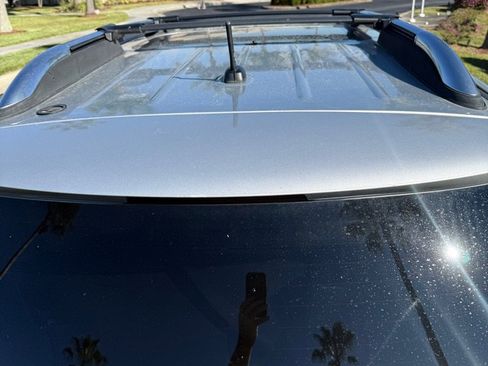 Used 2009 Saturn Outlook XR w/ Convenience Package image 7