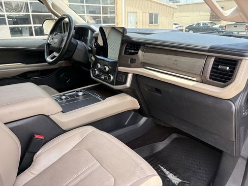 Used 2023 Ford Expedition Limited AWD/4WD image 31