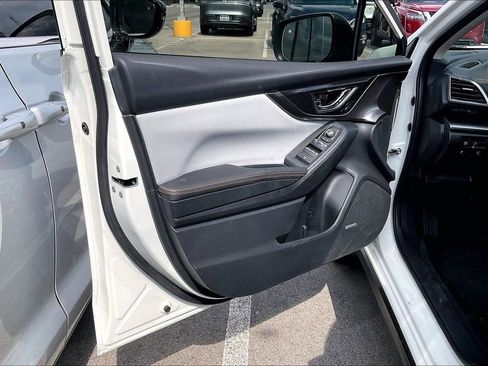 Used 2019 Subaru Crosstrek 2.0i Limited w/ Moonroof Package w/Navigation AWD/4WD image 21