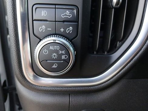 Used 2021 GMC Sierra 1500 SLT image 18