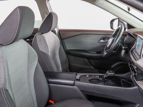 Used 2023 Nissan Rogue SV FWD image 26