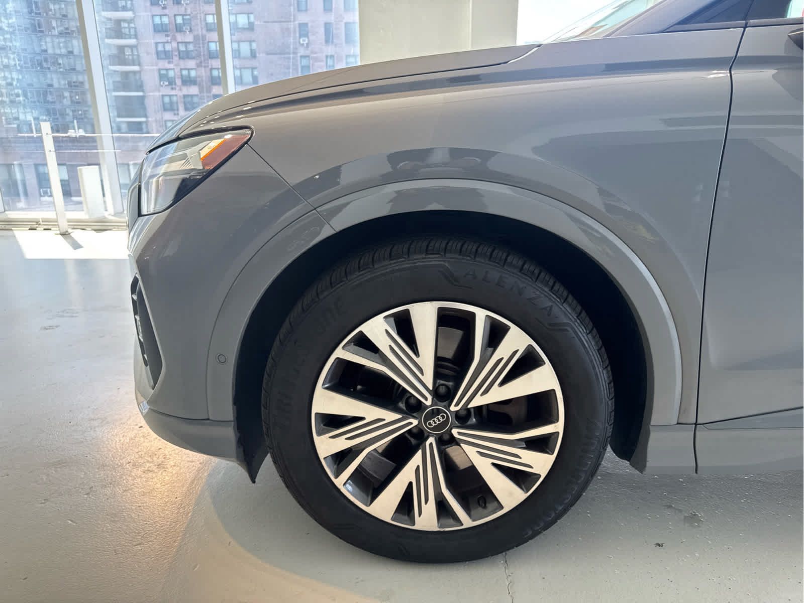 Used 2023 Audi Q4 e-tron Premium Plus w/ Premium Plus RWD image 5