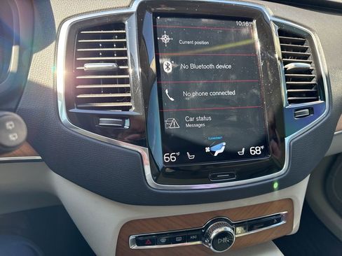 Used 2022 Volvo XC90 T8 Inscription Expression w/ Advanced Package AWD/4WD image 10