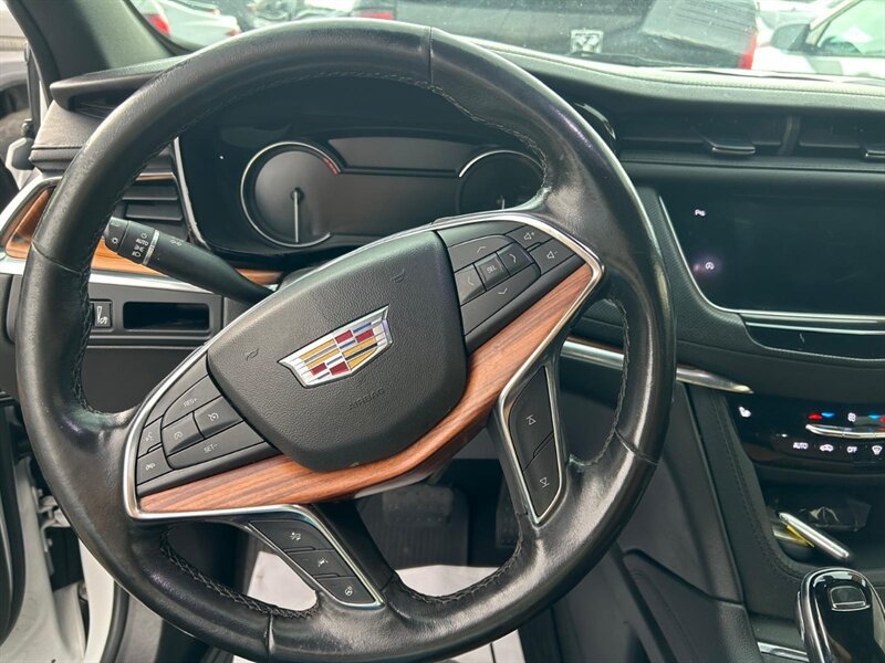 Used 2020 Cadillac XT5 Premium Luxury FWD image 18