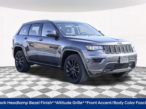 Used 2021 Jeep Grand Cherokee Laredo X image 15