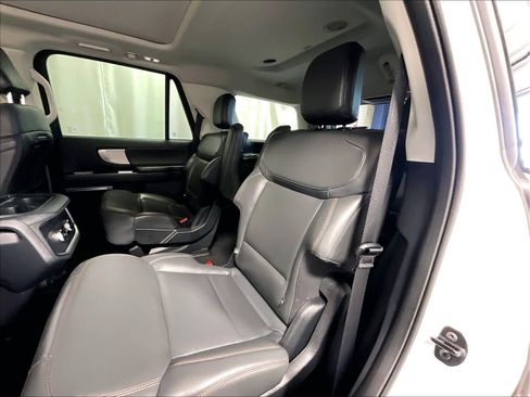 Used 2025 Ford Expedition Active image 15