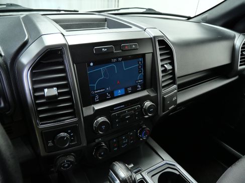 Used 2018 Ford F150 XLT w/ Equipment Group 302A Luxury AWD/4WD image 17