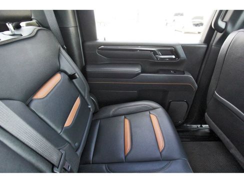 Used 2025 GMC Sierra 2500 AT4 AWD/4WD image 11