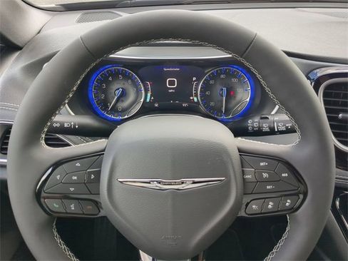 New 2026 Chrysler Pacifica Limited w/ S Appearance Package image 35