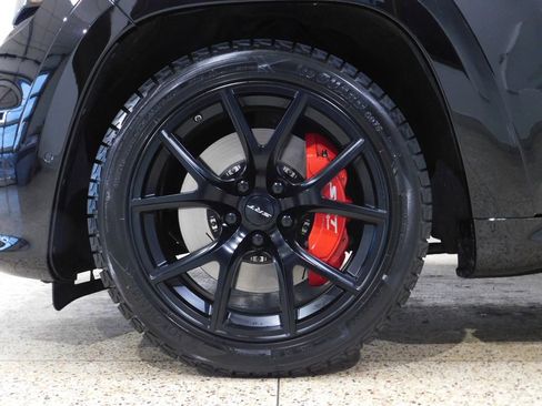 Used 2021 Jeep Grand Cherokee SRT image 21