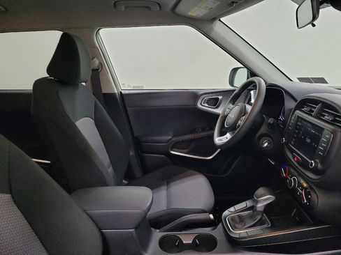 Used 2025 Kia Soul S FWD image 21