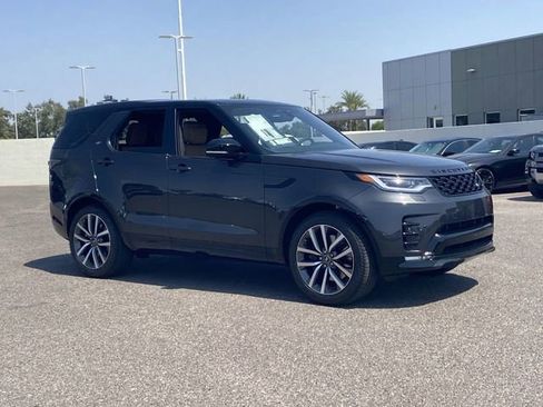 New 2025 Land Rover Discovery Dynamic SE image 4