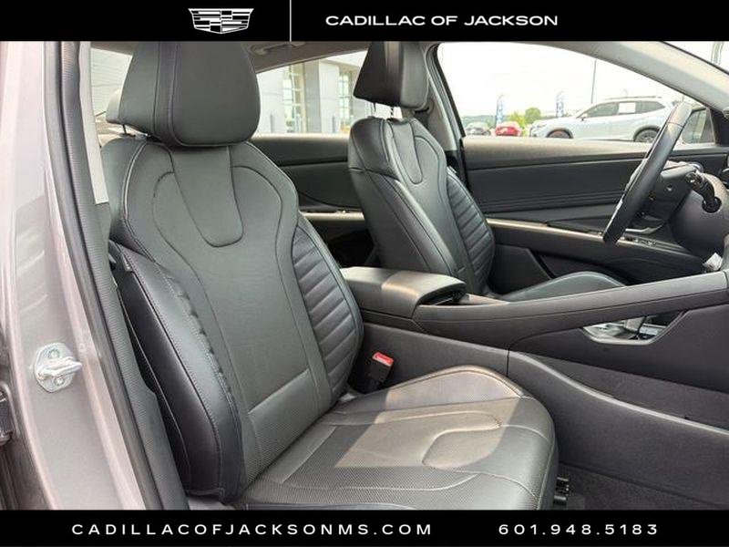 Used 2023 Hyundai Elantra Limited w/ Cargo Package FWD image 31
