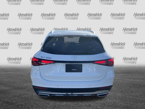 Used 2025 Mercedes-Benz GLC 300 image 9