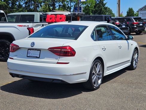 Used 2017 Volkswagen Passat 1.8T R-Line FWD image 5