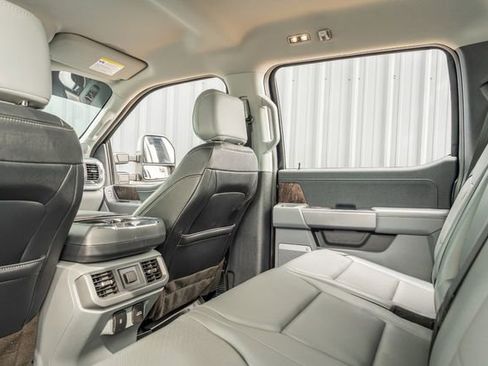 Used 2022 Ford F150 Lariat image 36