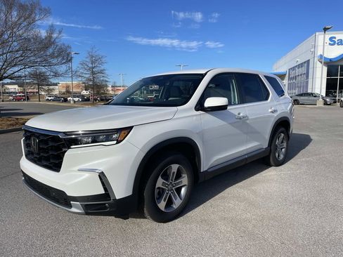 Used 2025 Honda Pilot EX-L image 6