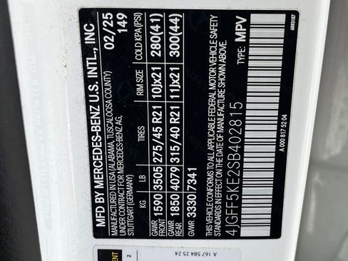 Used 2025 Mercedes-Benz GLS 450 4MATIC image 9