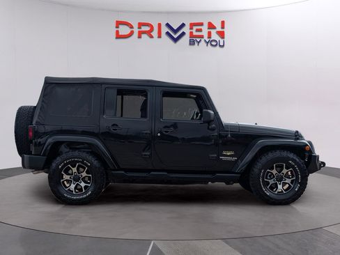 Used 2015 Jeep Wrangler Unlimited Sahara w/ Connectivity Group image 2
