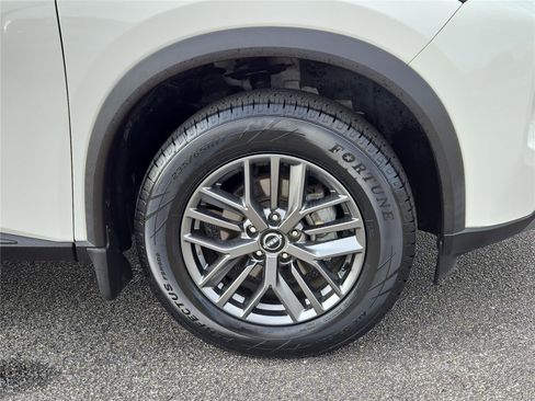 Used 2023 Nissan Rogue S FWD image 4